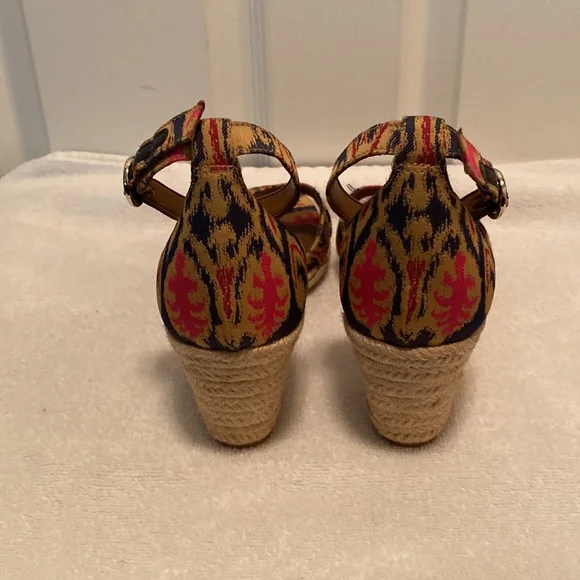 Nine West Aztec Style Wedges…size 10 1/2 M - Picture 5 of 8